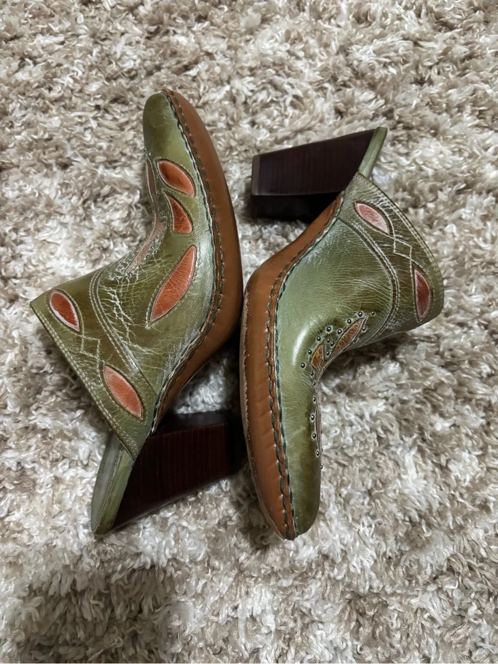 Y2K Frye Western Heeled
Mules Women's Size 7 1/2 Green
Genuine Leather Western - Picture 4 of 7